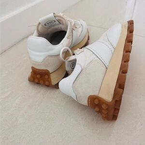 Tod’s Women's White and Tan Sneakers
